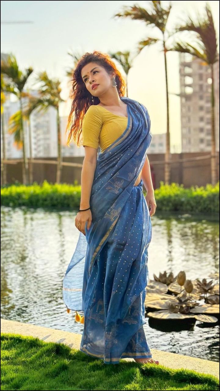 Recently, Avneet Kaur has shared her photos in saree on her official Instagram.  After seeing which you too are going to have sleepless nights.  Please tell that Avneet's sari look is becoming increasingly viral on social media. 